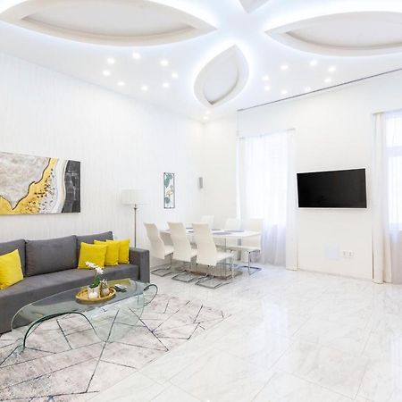 Luxurious Central Apartment Next To The Danube River Будапеща Екстериор снимка