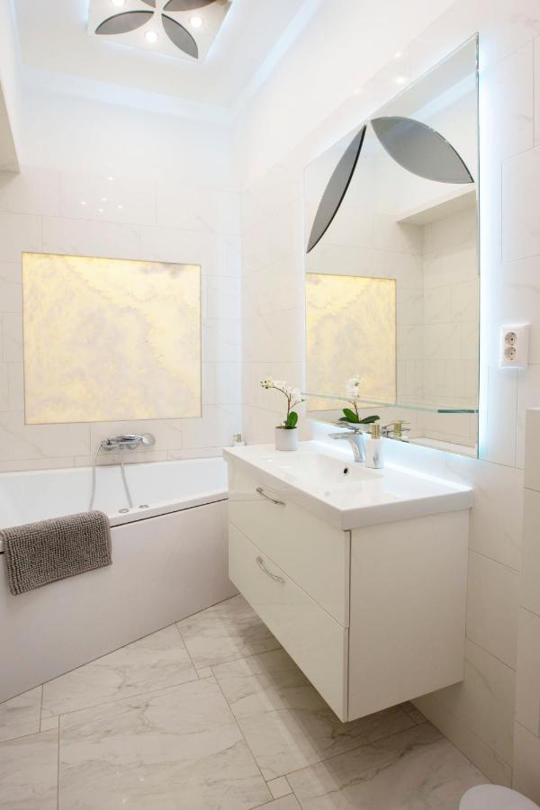 Luxurious Central Apartment Next To The Danube River Будапеща Екстериор снимка